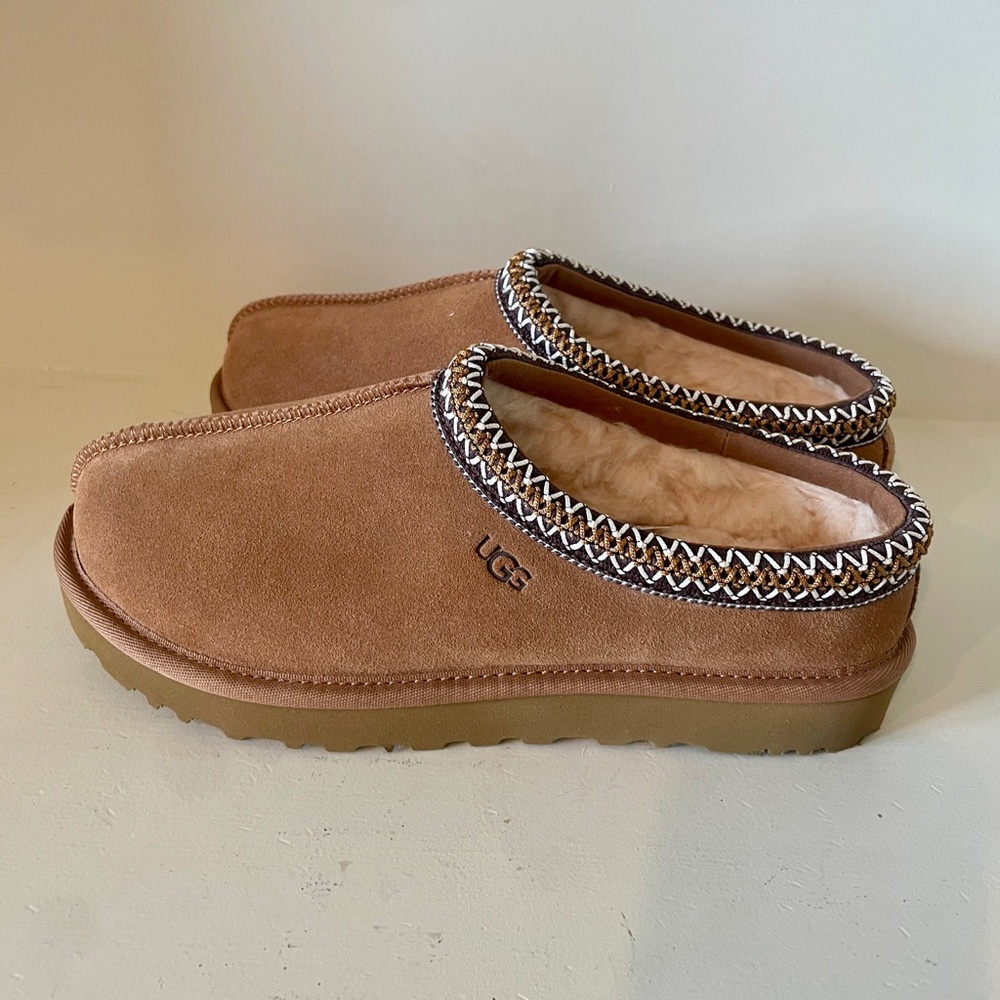 Ugg Women's Tasman II Clog NEW Never Worn 8 Mules Slippers Chestnut Brown - Picture 3 of 5